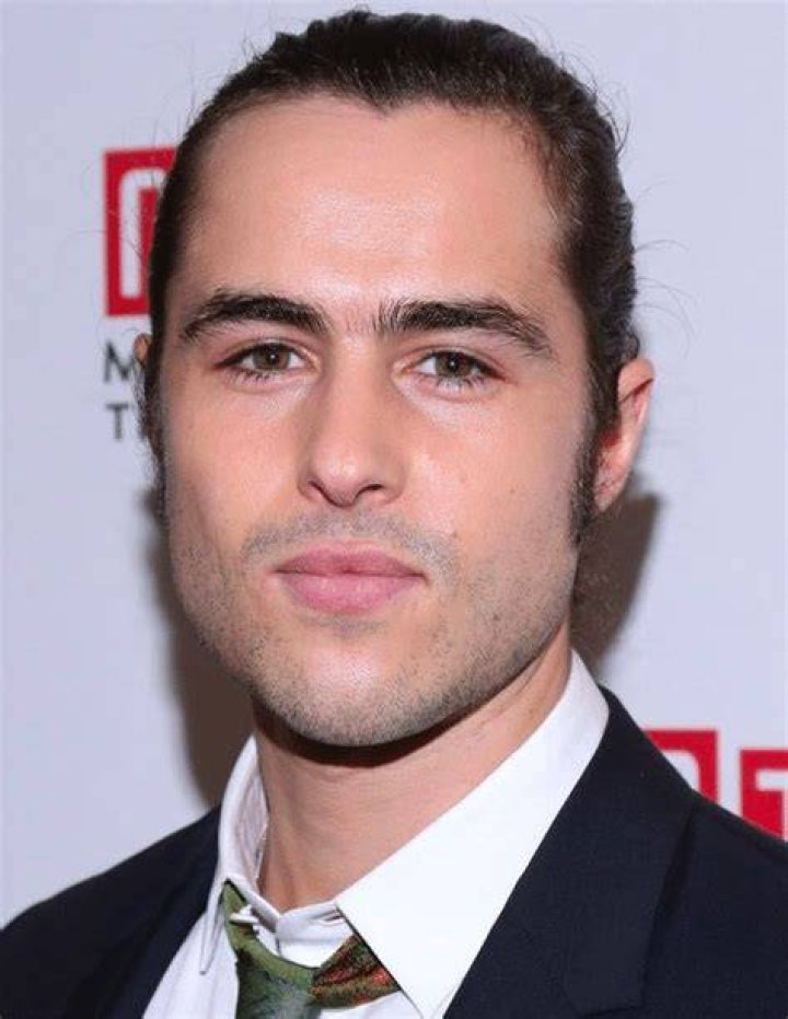 Ben Schnetzer Height, Weight, Net Worth, Age, Birthday, Wikipedia, Who, Instagram, Biography