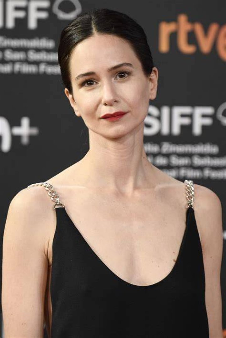 Katherine Waterston Height, Weight, Net Worth, Age, Wiki, Who, Instagram, Biography