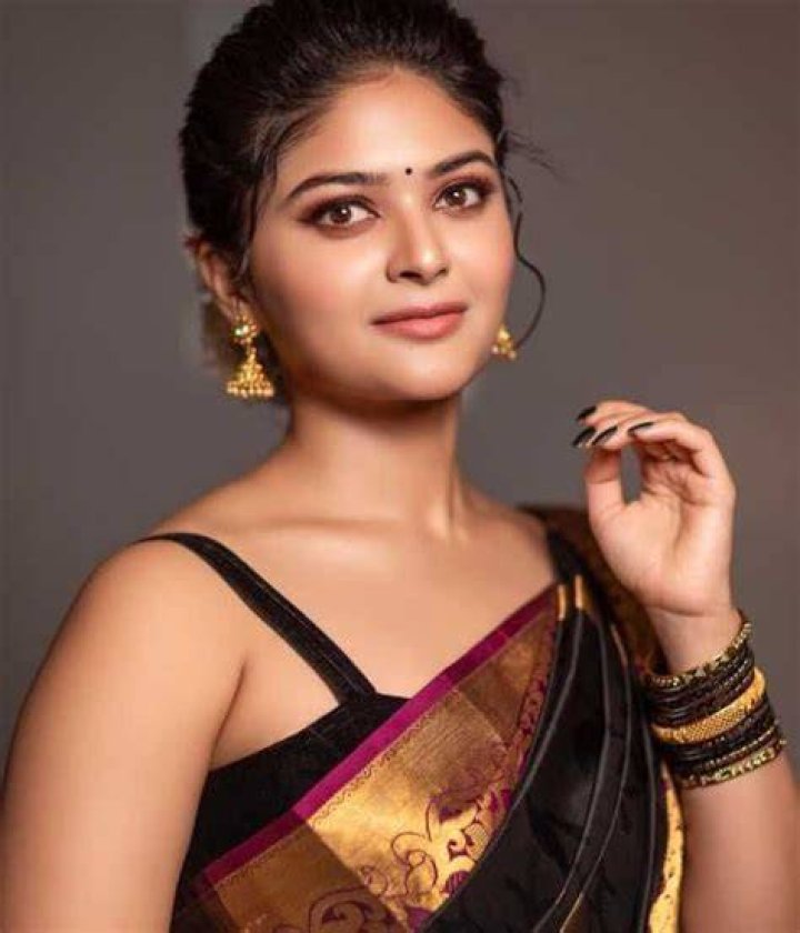 Vaibhavi Shandilya Height, Weight, Net Worth, Age, Birthday, Wikipedia, Who, Instagram, Biography