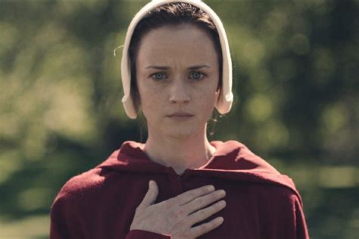 
Why Is Emily aka Alexis Bledel From The Handmaids Tale Leaving? 